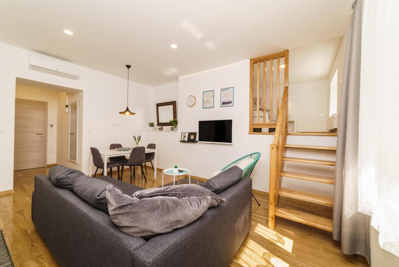Rok In Apartments