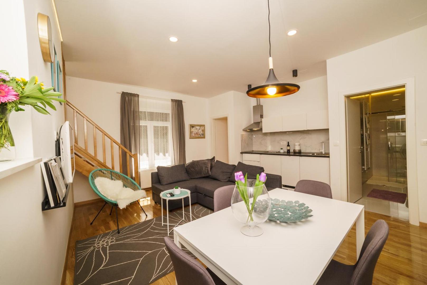 Rok In Apartments