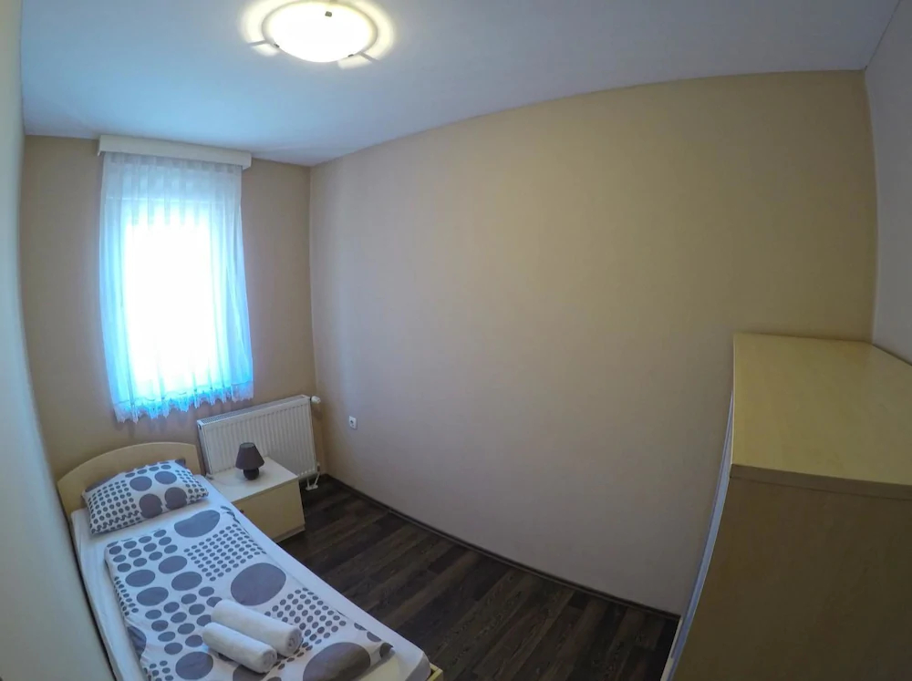 Apartments And Rooms Rea