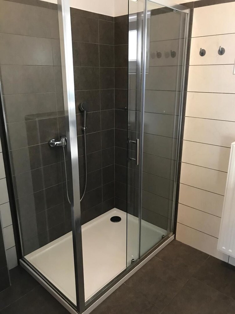 Apartments And Rooms Rea