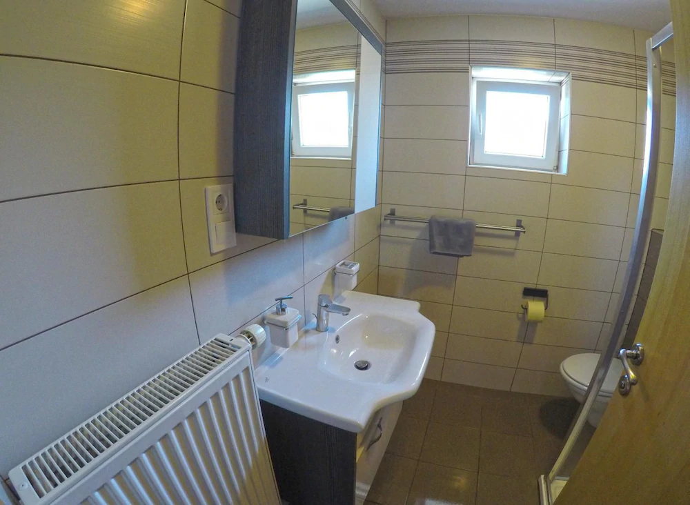 Apartments And Rooms Rea