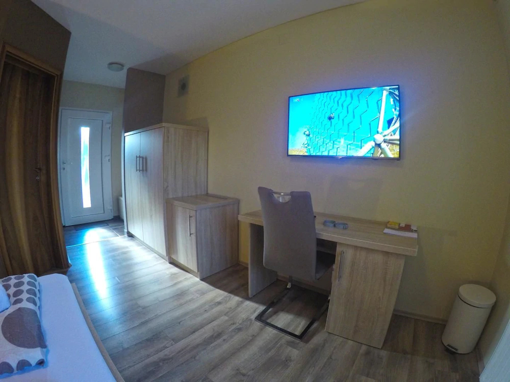 Apartments And Rooms Rea