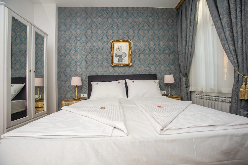 Crown Rooms
