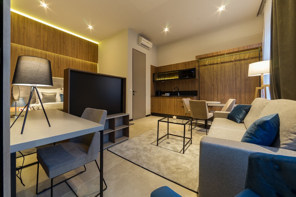 Dezman Luxury Apartments