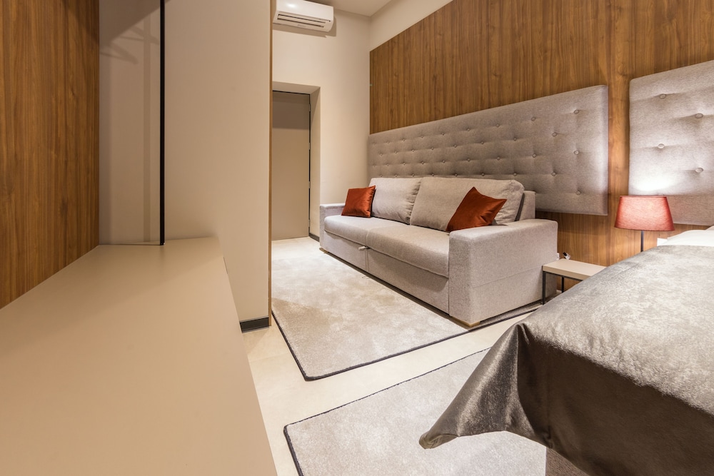 Dezman Luxury Apartments