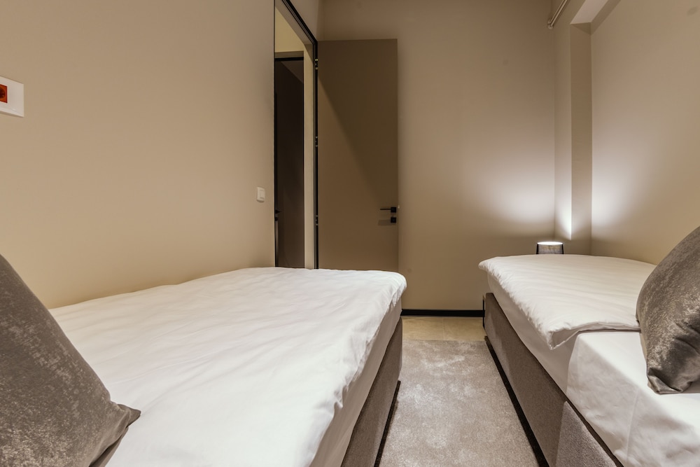 Dezman Luxury Apartments