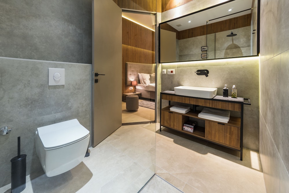 Dezman Luxury Apartments
