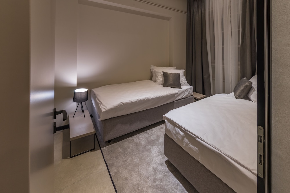 Dezman Luxury Apartments