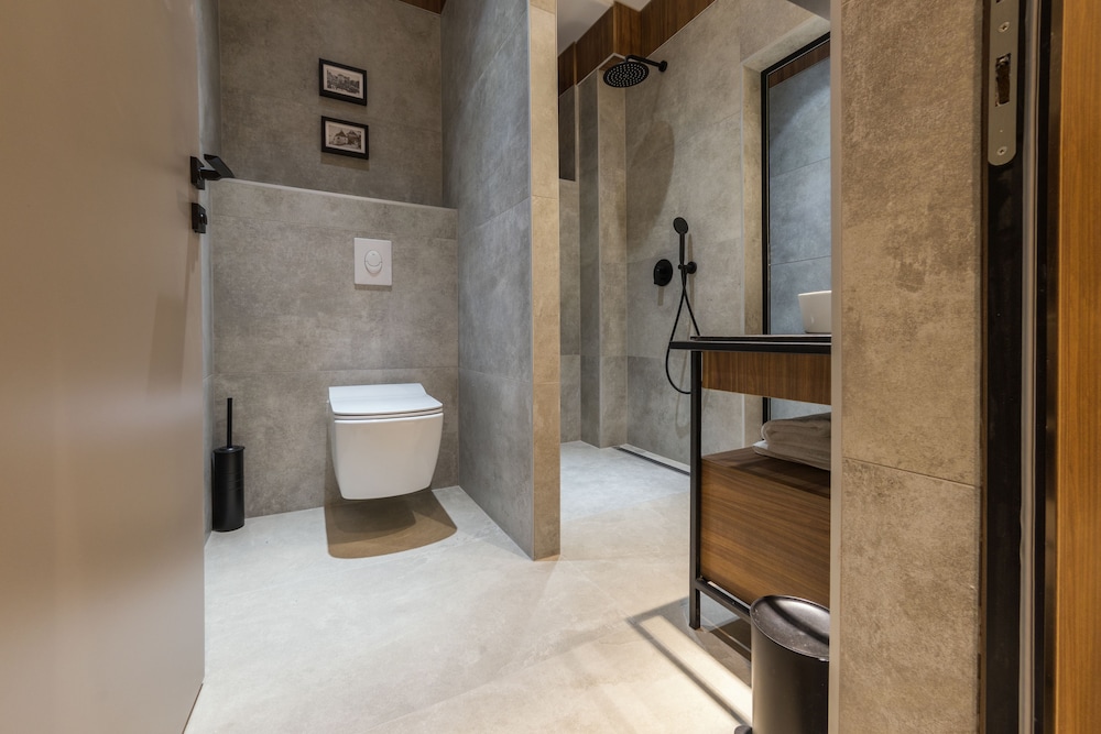 Dezman Luxury Apartments