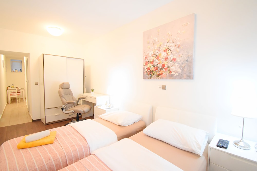 Donos Apartments