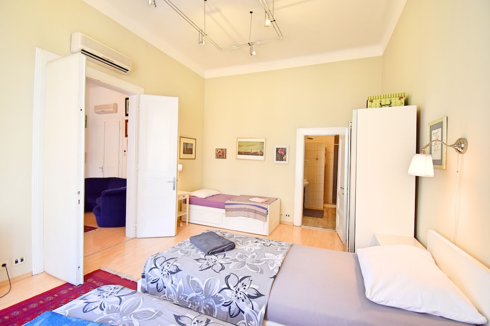 Donos Apartments