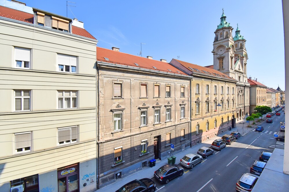 Donos Apartments