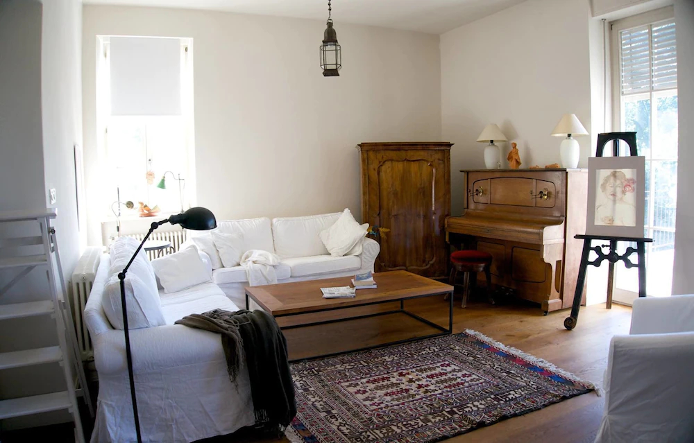Embassy Row BnB