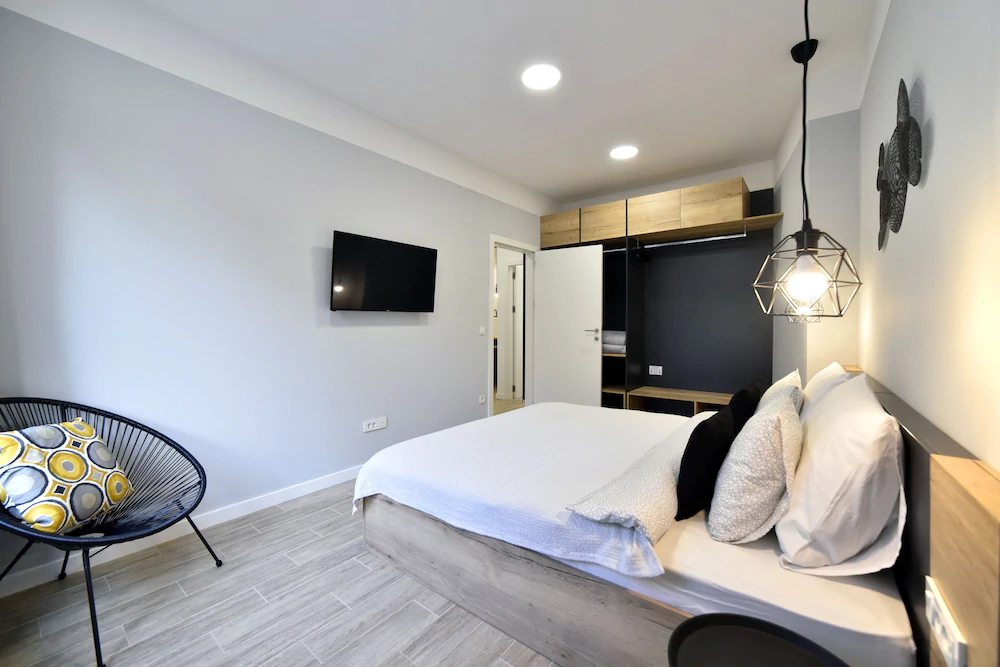Fishnjak Apartments