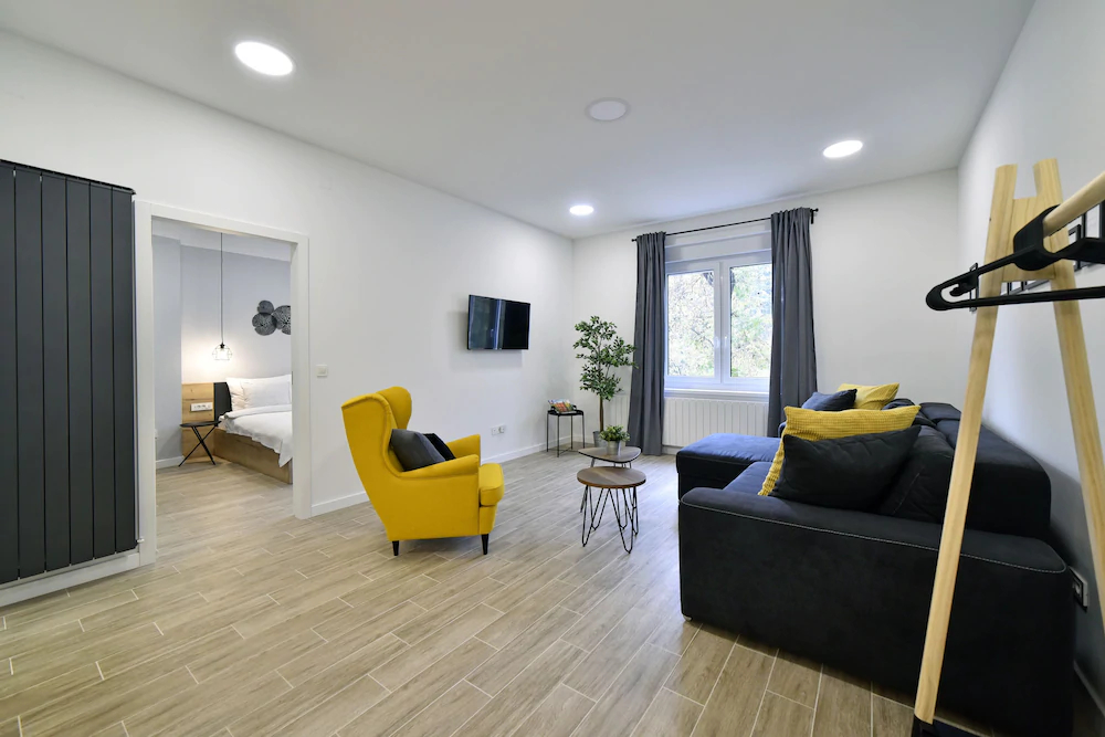 Fishnjak Apartments