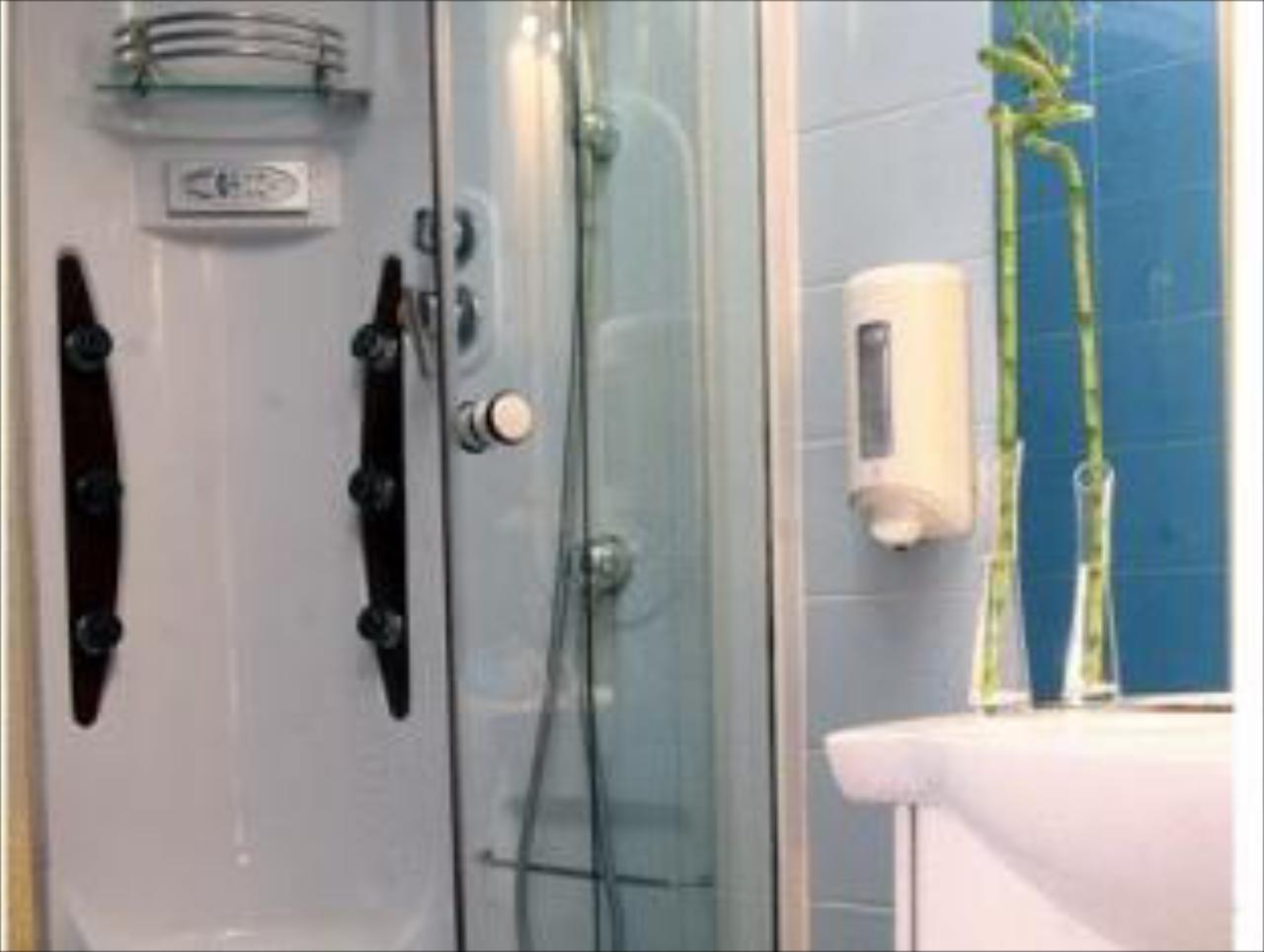 Henrik Rooms & Apartments