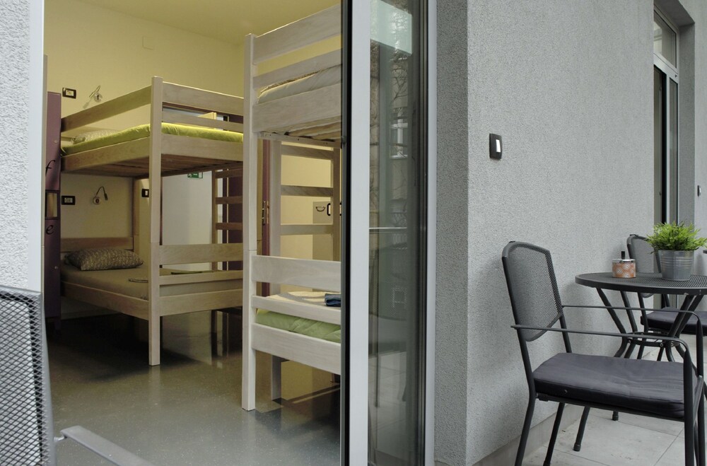 Hostel Chic