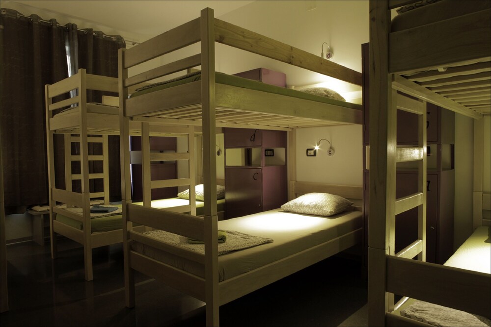 Hostel Chic