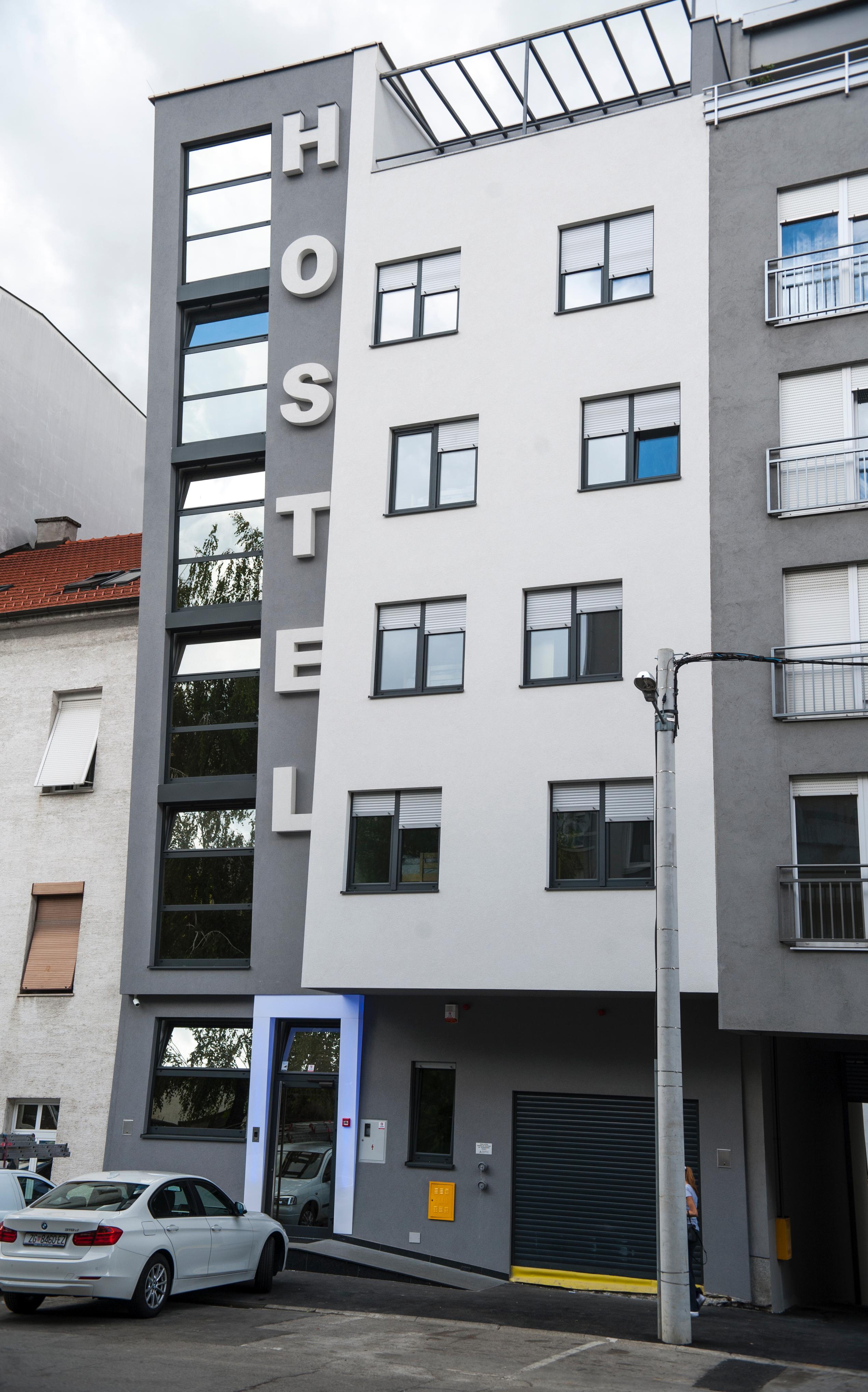 Hostel Moving