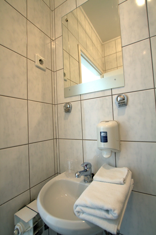 Ivac Inn