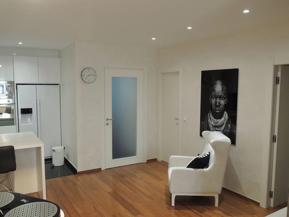King & Queen Apartments
