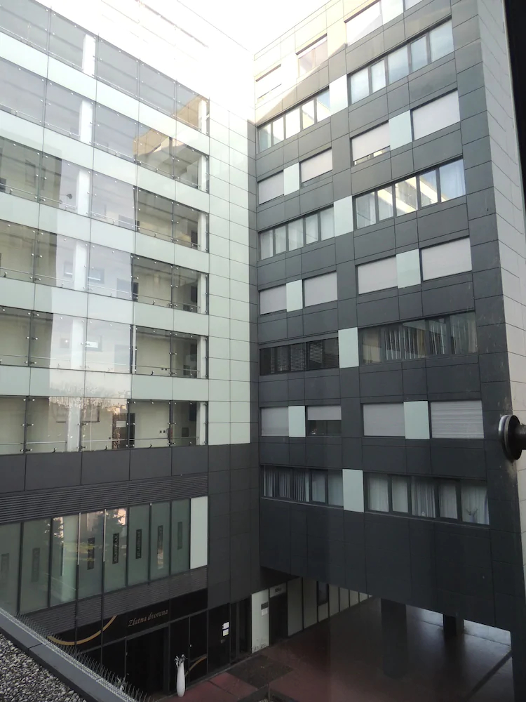 King & Queen Apartments