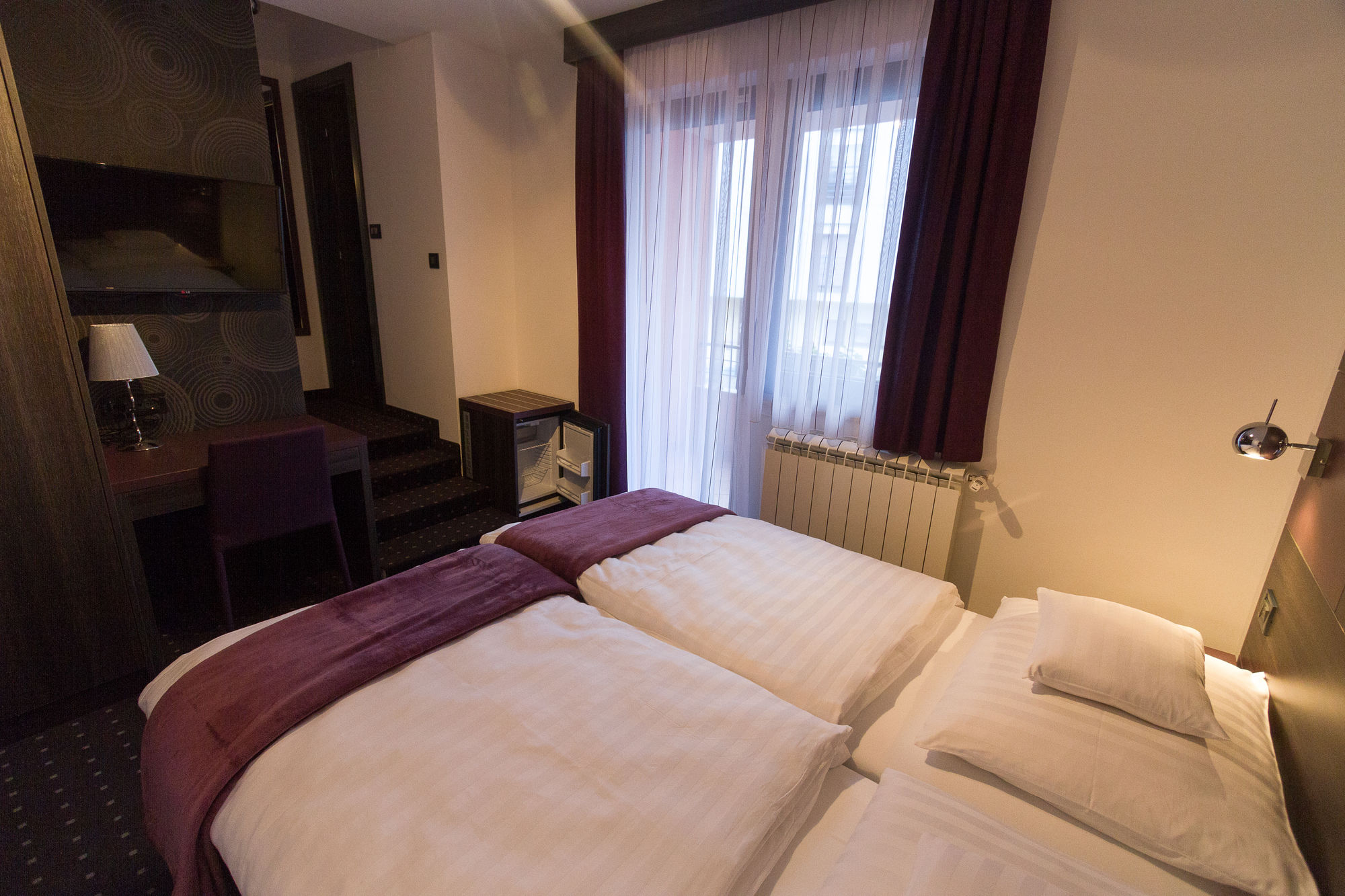 Log In Rooms