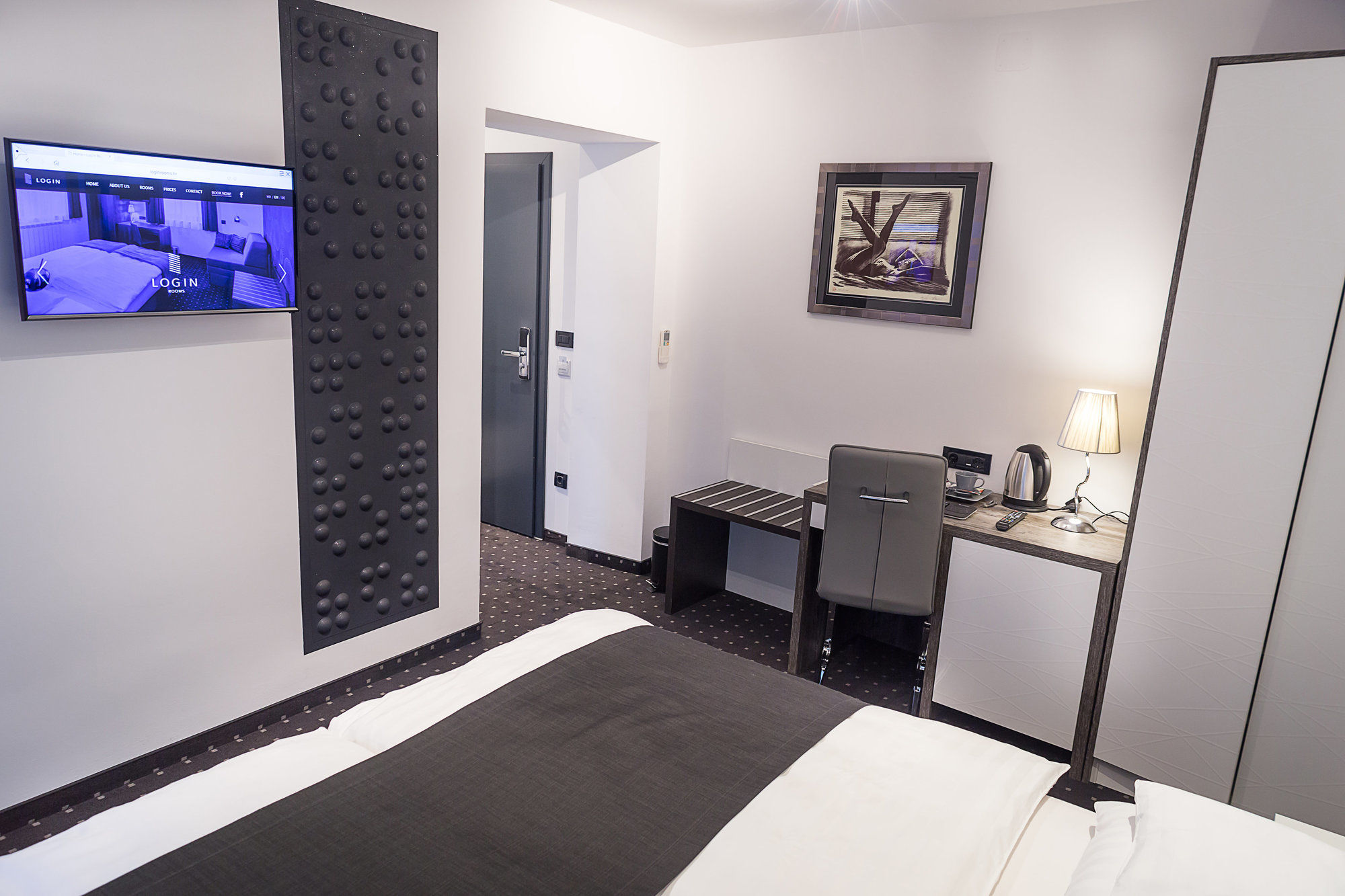Log In Rooms