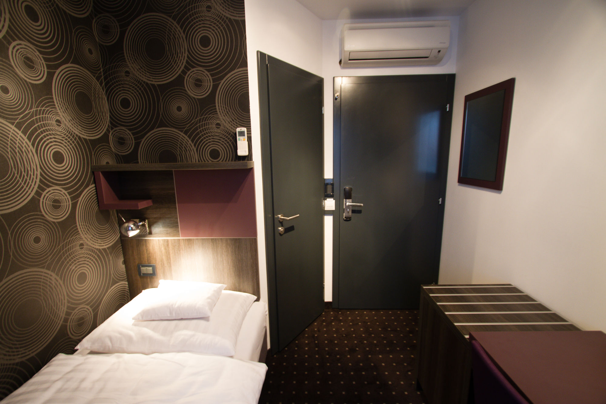Log In Rooms
