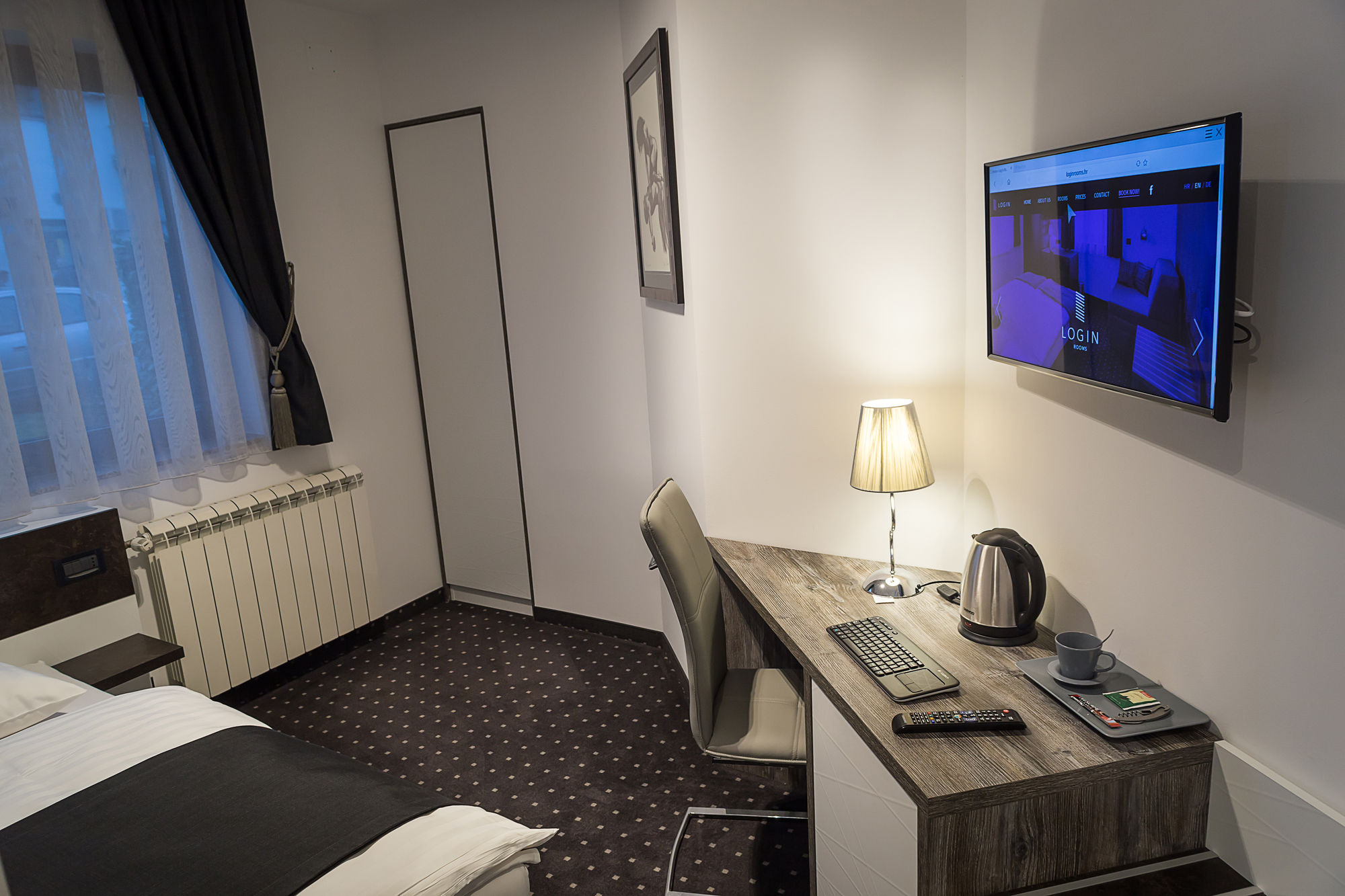 Log In Rooms