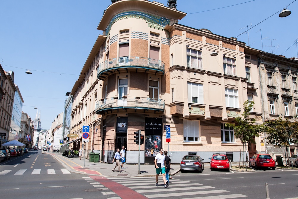 LOOX Serviced Apartments Zagreb Hatzova Street
