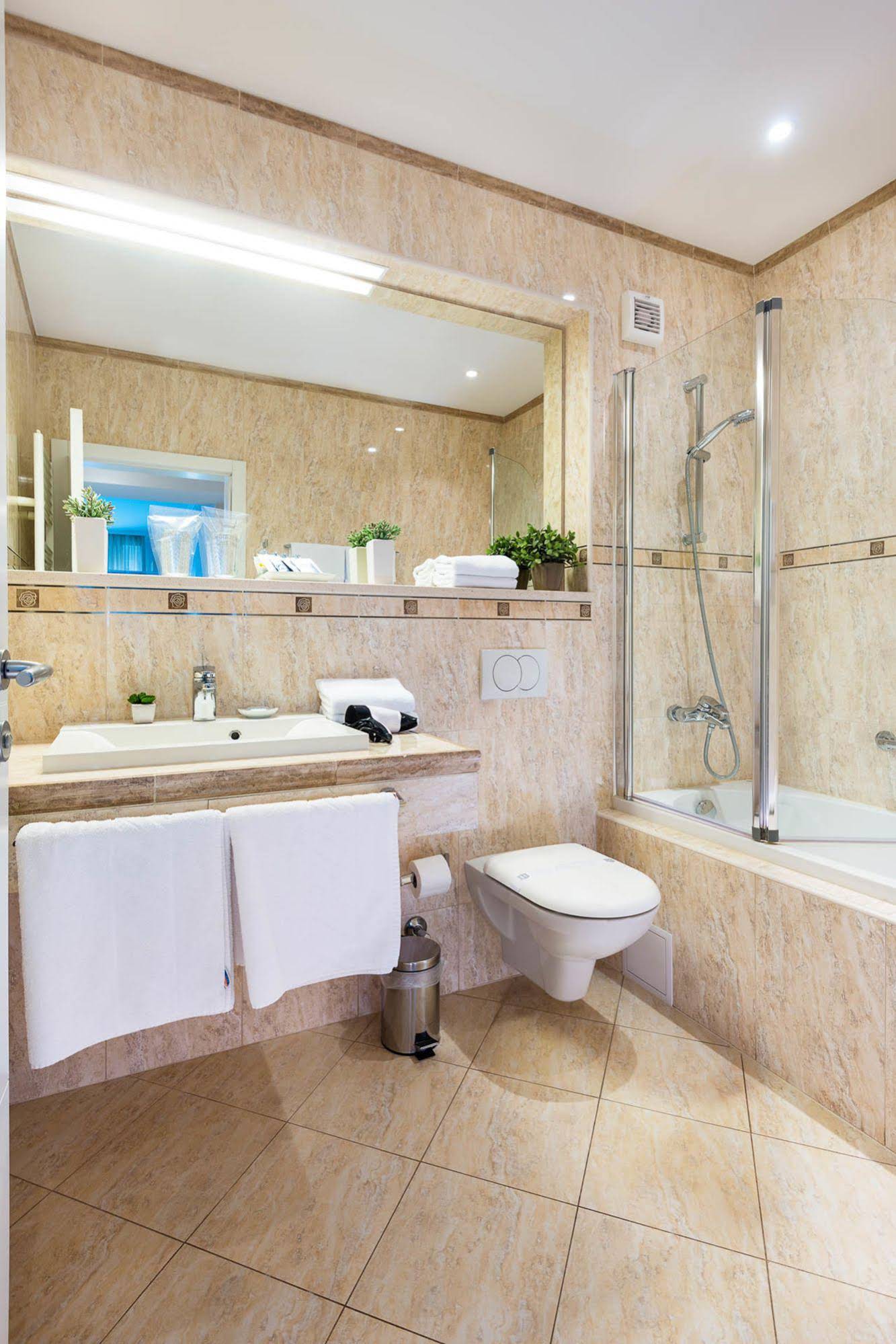 Madison Luxury Apartments & Rooms