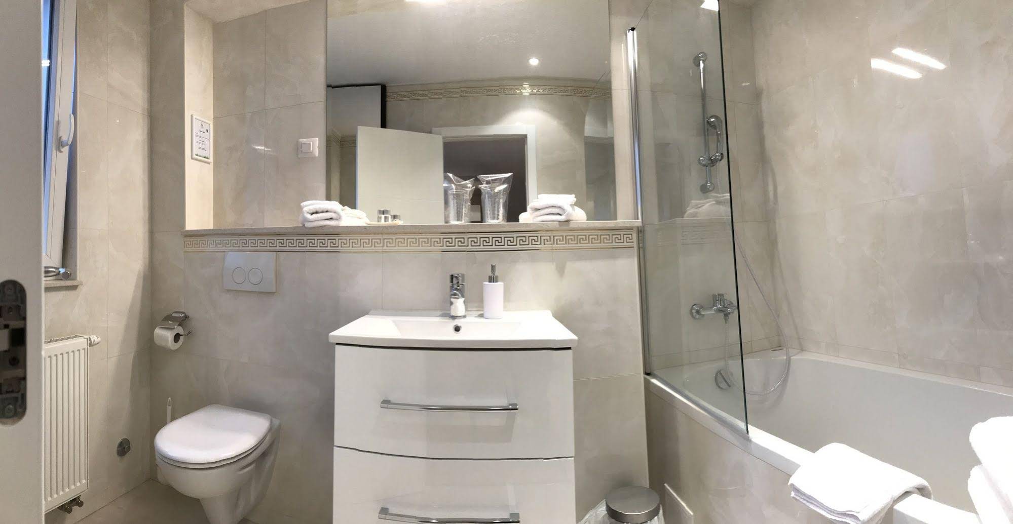 Madison Luxury Apartments & Rooms