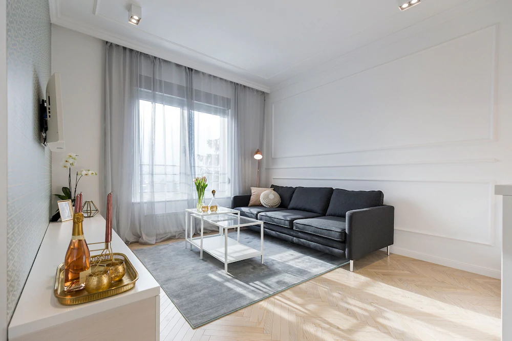 MM House - Adults Only