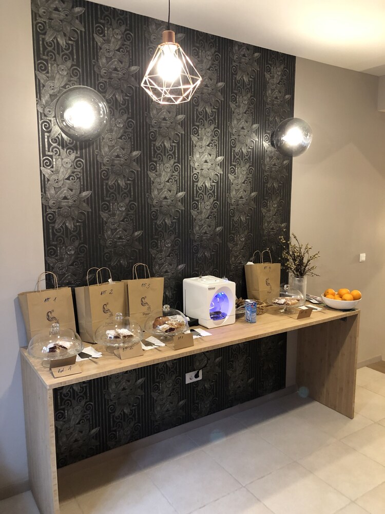 Paon Boutique Apartments