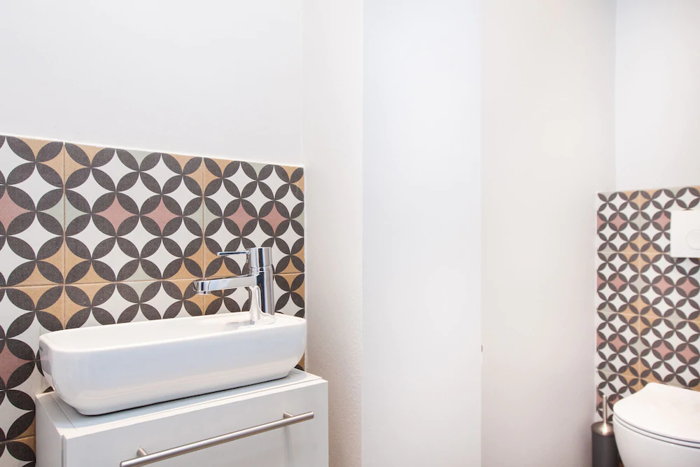 Rooms And Apartments Glossy
