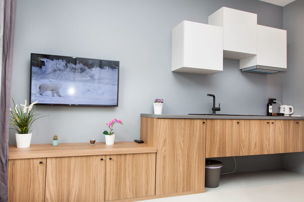 Rooms And Apartments Glossy