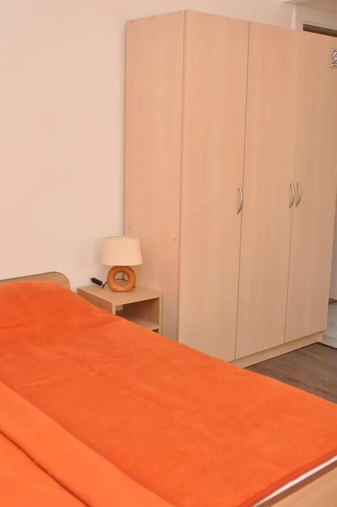 Rooms Lara