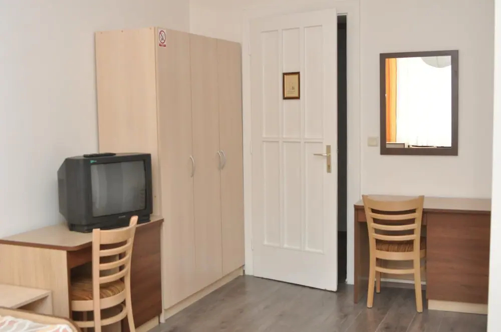 Rooms Lara