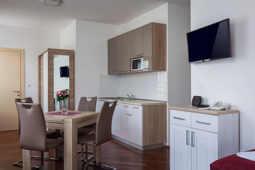 Studio Apartments Radoš