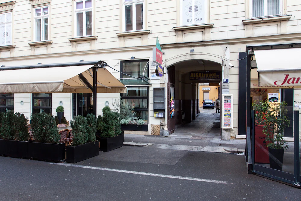 Tesla Boutique Apartments