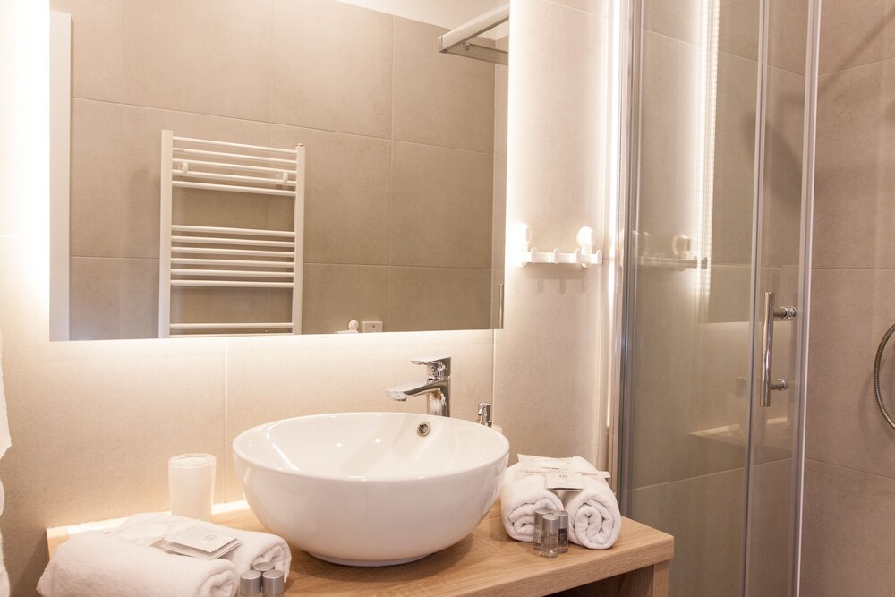 Tesla Boutique Apartments