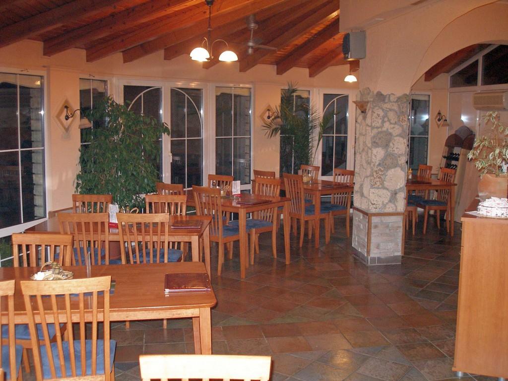 Villa & Restaurant Sedra
