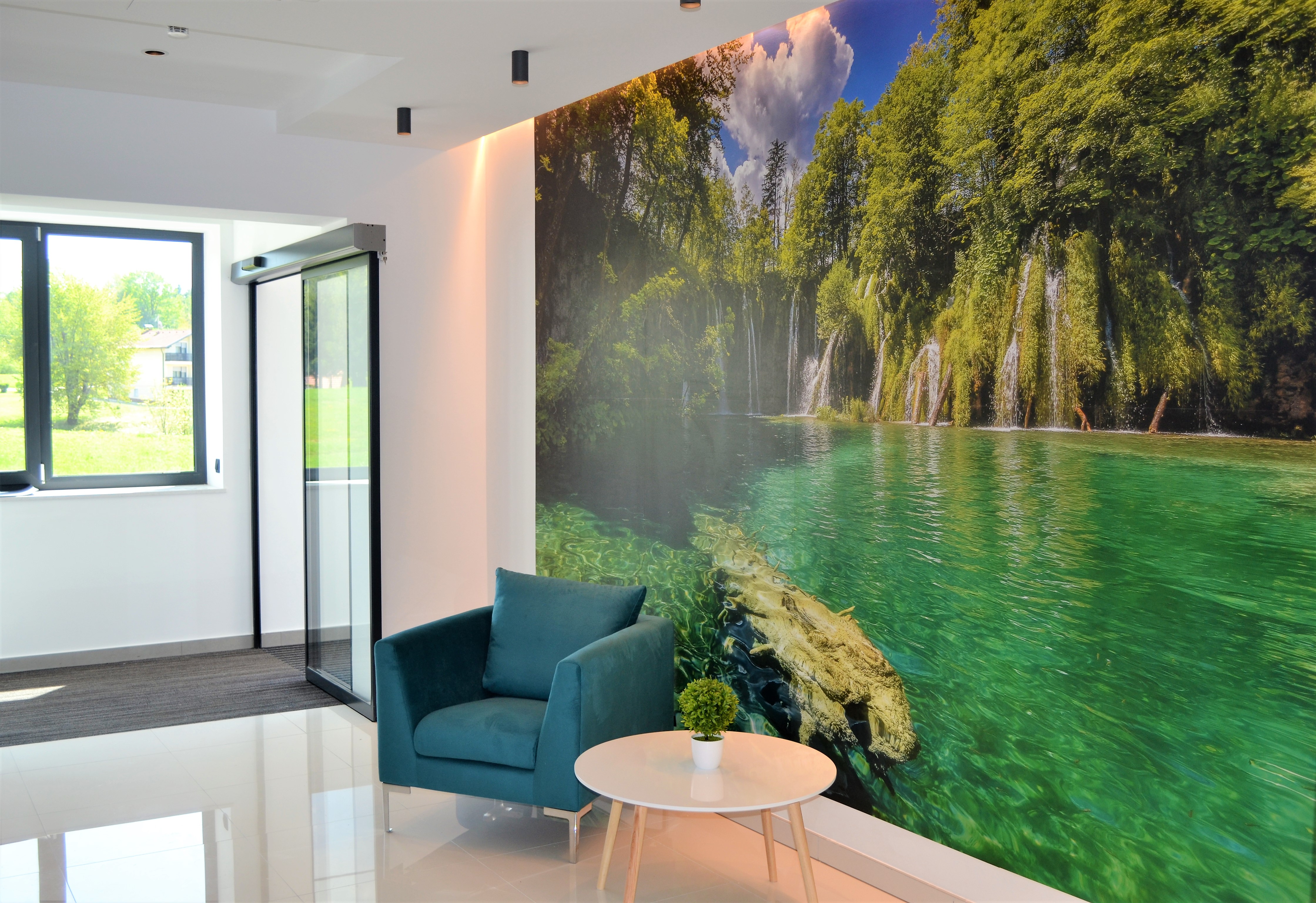 16 Lakes Hotel