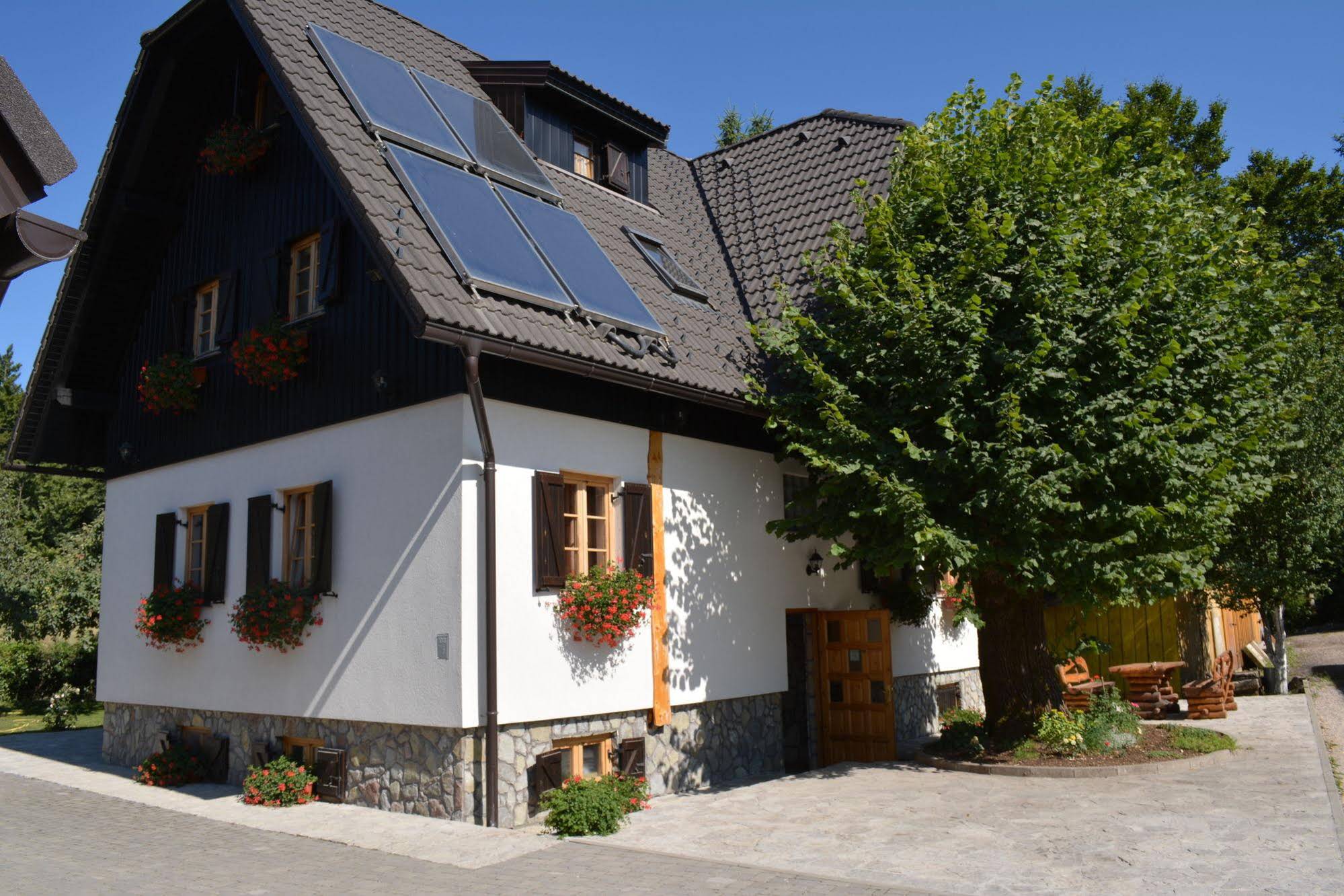 Pansion House Prijeboj