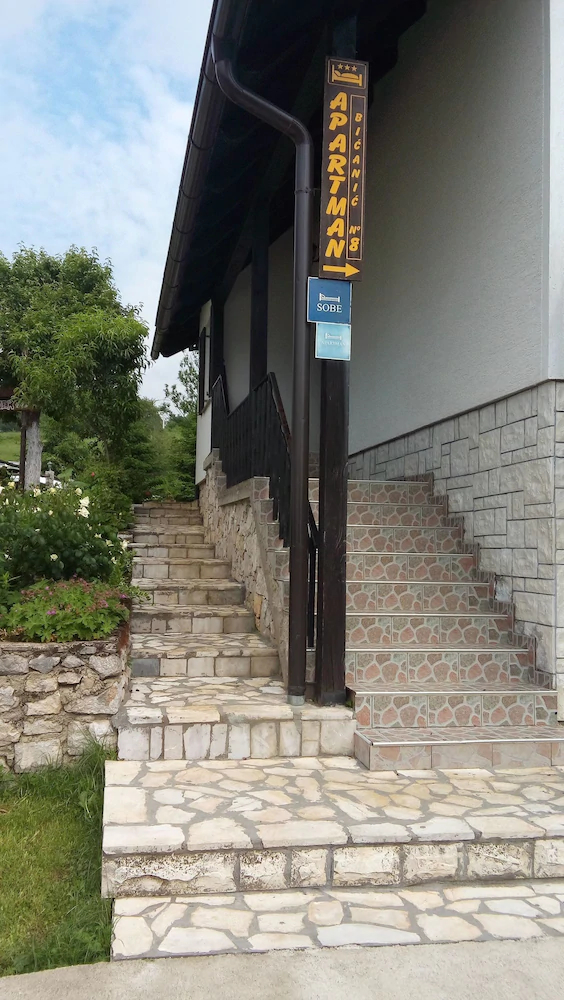 Apartment and Rooms Nevenka