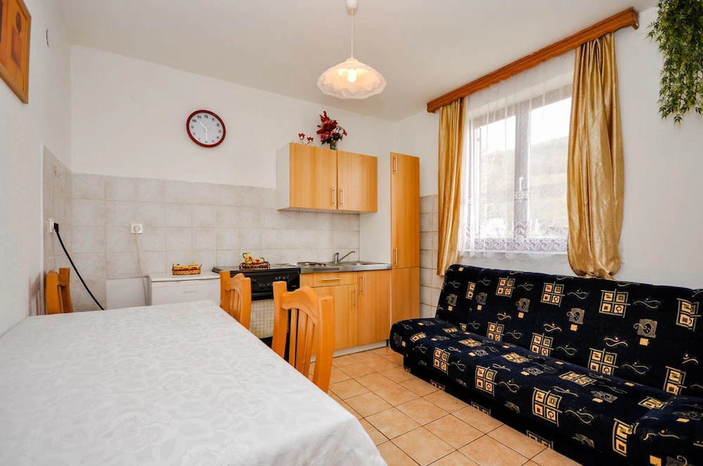 Apartment and Rooms Nevenka