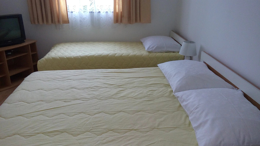 Apartment and Rooms Nevenka