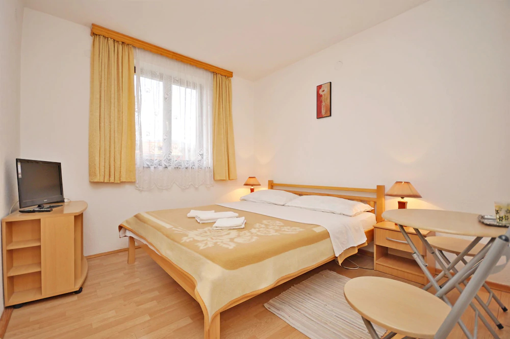 Apartment and Rooms Nevenka
