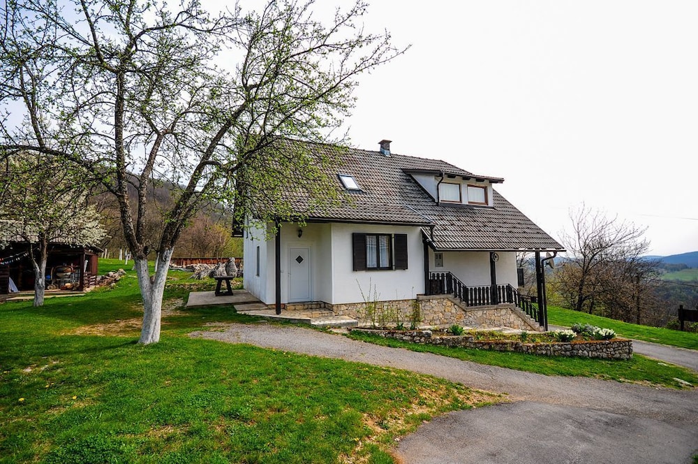 Apartment and Rooms Nevenka